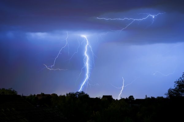 Antal lyn i mørke, stormfulde nat, sommer Storm